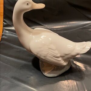 Charming Ceramic Goose Sculpture